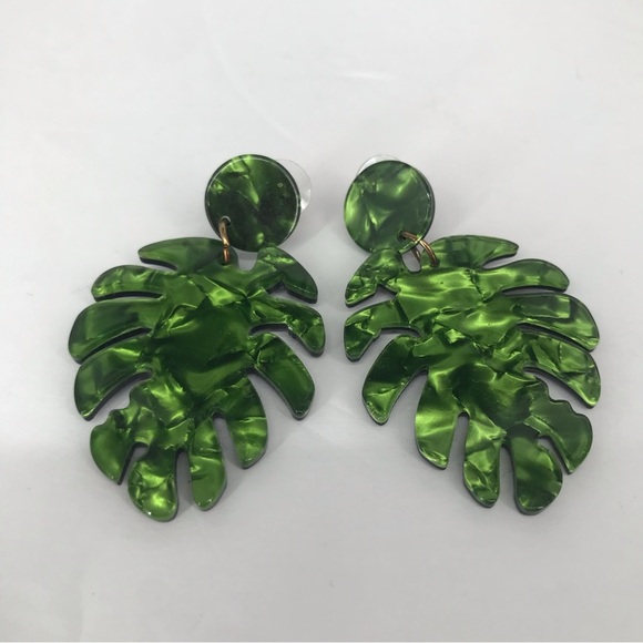🌼5 for $25 Acrylic Monstera Leaf Earrings - Picture 2 of 3